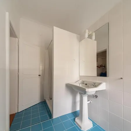 Spacious Single In Central Porto By Guestready * Lisboa