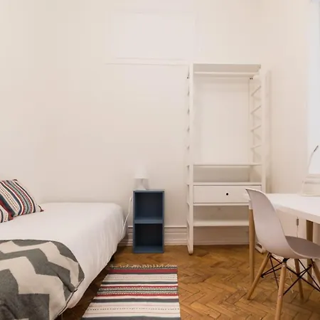 Spacious Single In Central Porto By Guestready *
